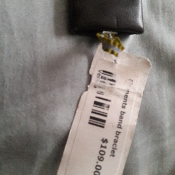 NEW Gorgeous beaded bracelet w/ stuninng gem stone - Picture 2 of 3